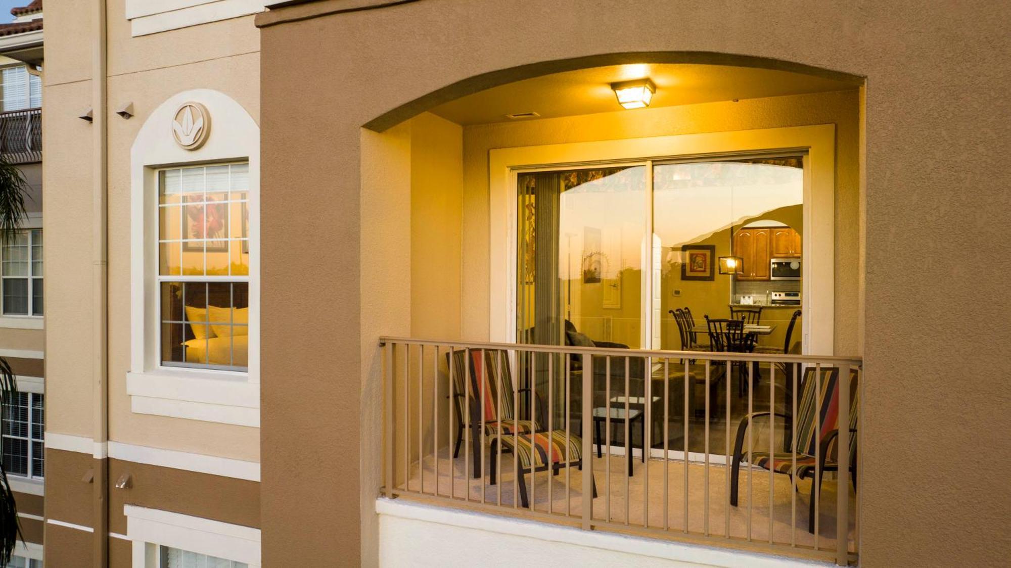 Location Location Near Parks! Int'l Dr Apartment *
