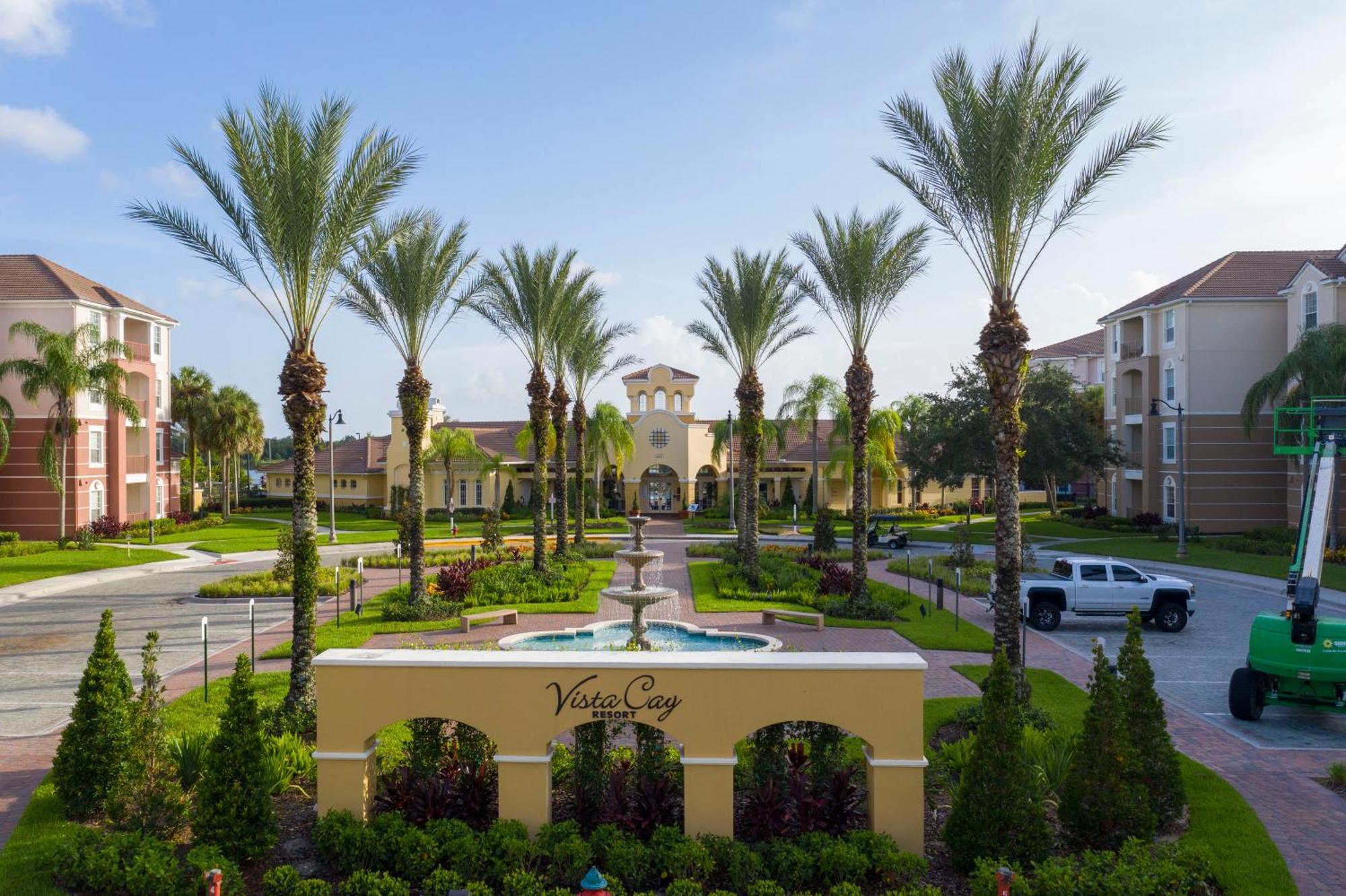Location Location Near Parks! Int'l Dr