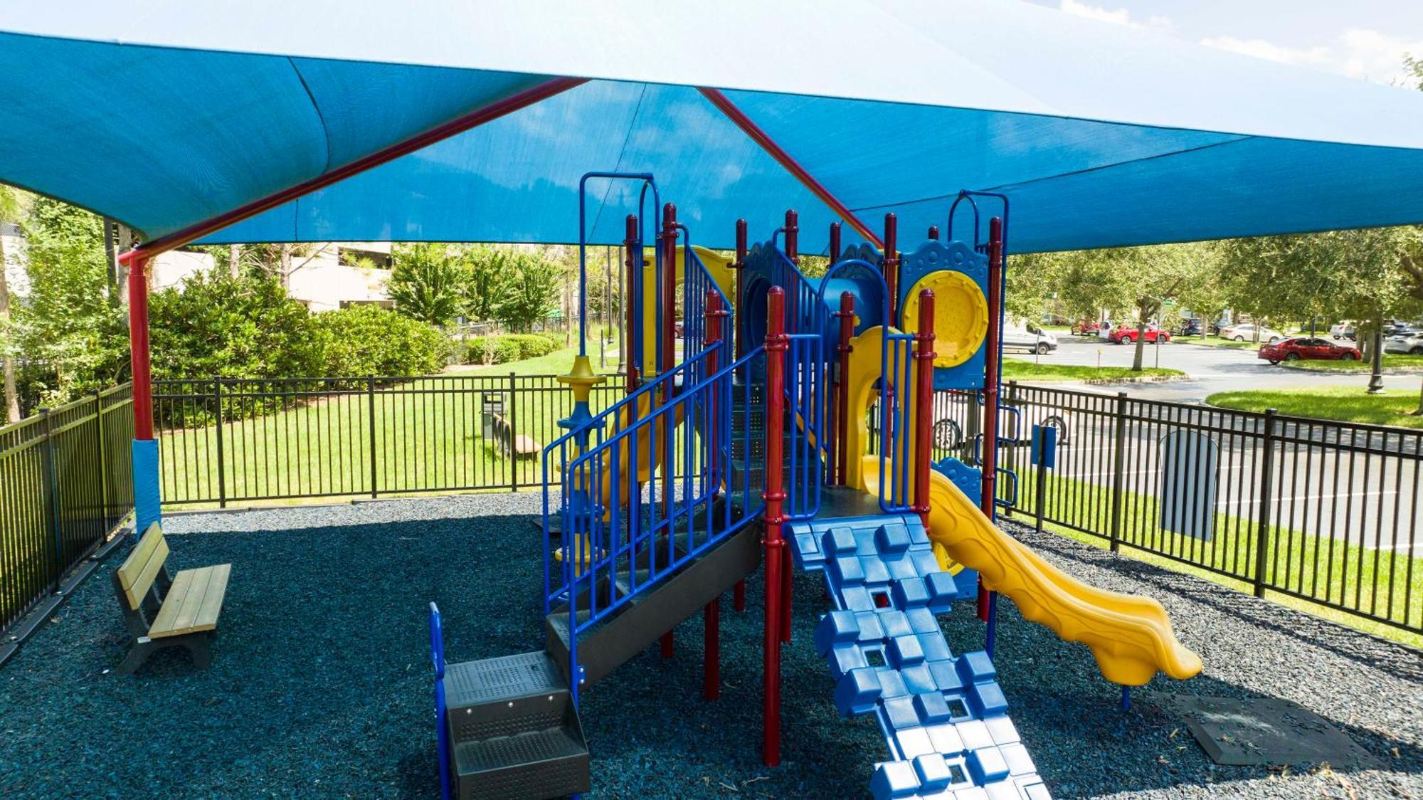 Location Location Near Parks! Int'l Dr Apartment *